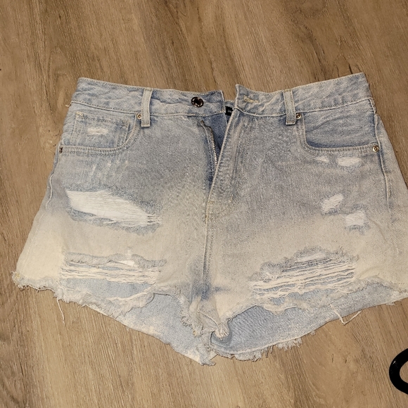 Shorts - Picture 1 of 2